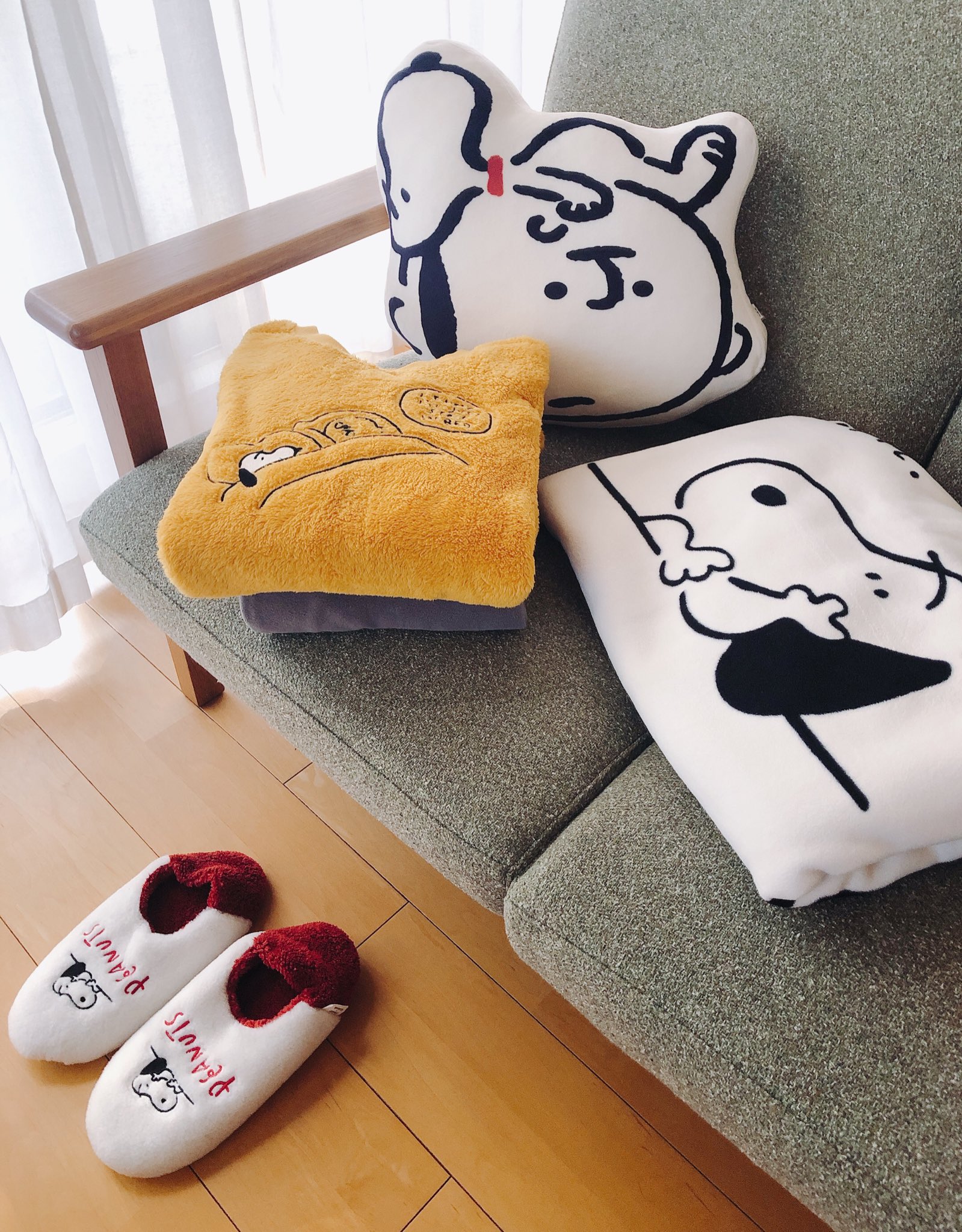 ぱんくま ユニクロ スヌーピー 11月6日 金 発売のピーナッツ ホリデー コレクション 今年もすごく可愛い 年 T Co Rpp2lqzuzy 19年に購入したアイテムも良かったから 今年も欲しい 特にブランケットが良かった T ぱんくま ユニクロ スヌーピー 11月6日 金 発売のピーナッツ ホリデー コレクション 今年もすごく可愛い 年 T Co Rpp2lqzuzy 19年に購入したアイテムも良かったから 今年も欲しい 特にブランケットが良かった T