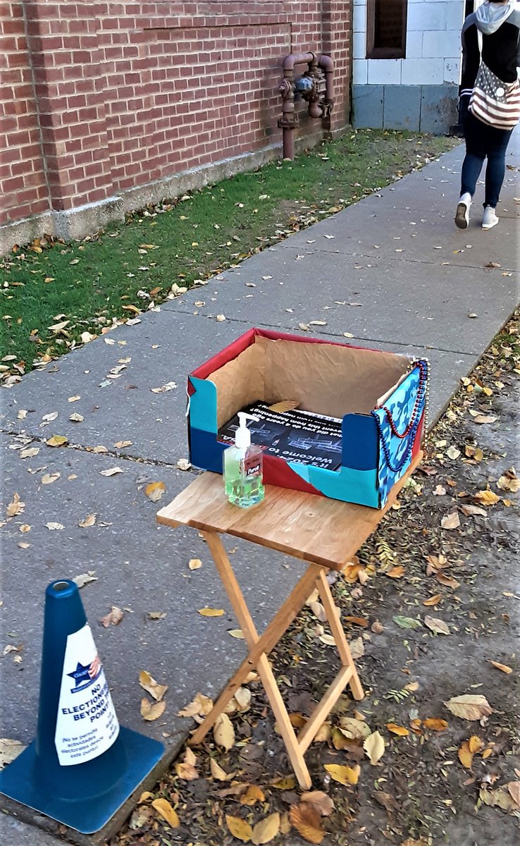 AndisRobeznieks's tweet photo. No lines -- and no campaign workers outside my neighborhood polling place at St. Augustine College in #Uptown Chicago's #47thWard. I voted weeks ago, so I didn't go in &amp; see if All-Star Election Judge Esther H. was there keeping things running smoothly. https://t.co/5Giult8CNf