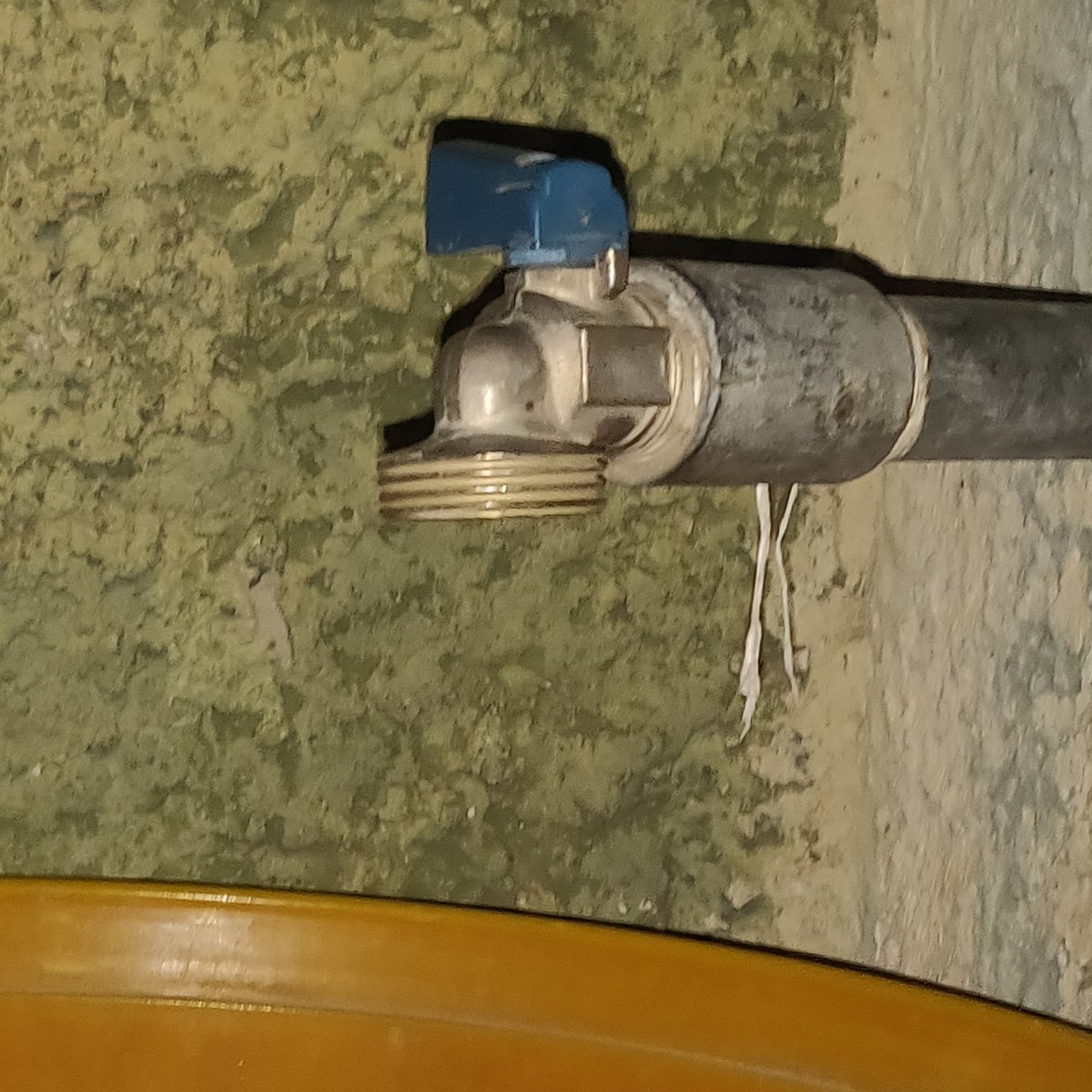soportesct's tweet photo. Nuestras tuberías siguen secas, no hemos tenido suministro en una semana, La Urbina tiene SED, #Covid_19 @HidroCapital2 https://t.co/Gyj0CRCbiv