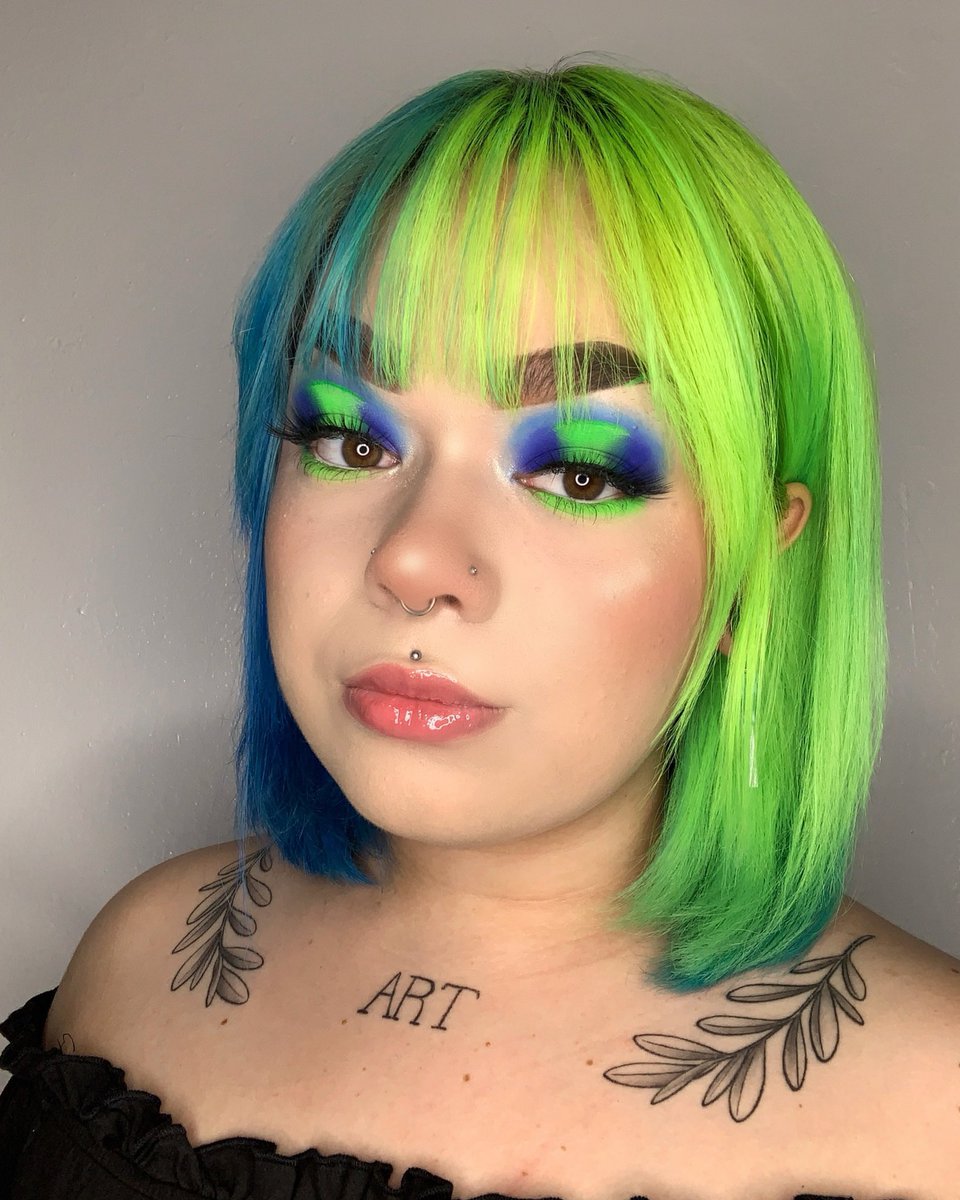 💙 Neon aesthetic 💚
#makeup #brightmakeup #eyeshadows #eyeshadowlooks