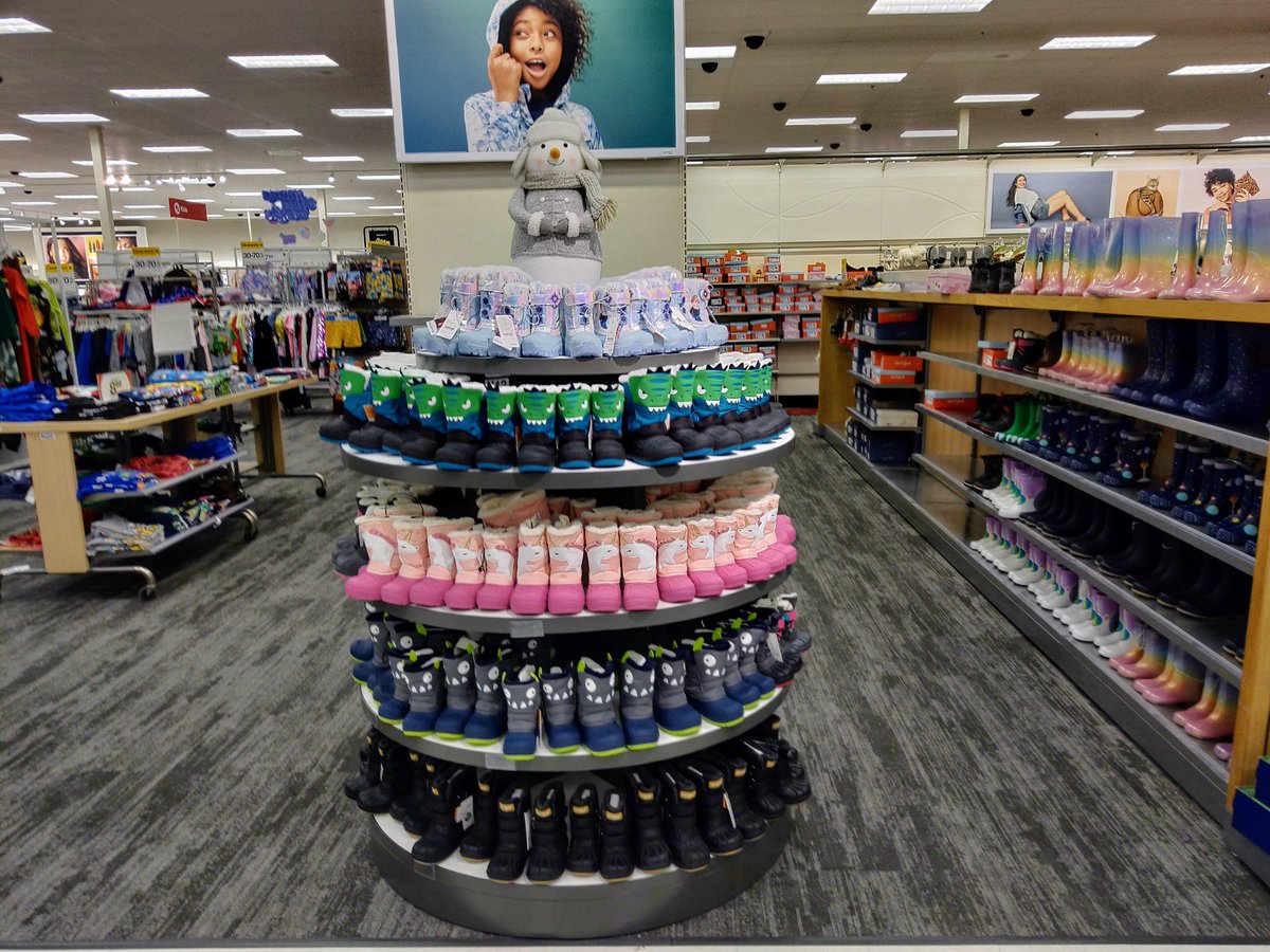 #T1278 bringing some #JOY  with some holiday fun. <a href="/amoellr/">Austin M</a> <a href="/AustinAtTarget/">Austin Bearden</a> <a href="/Smeyer37/">Stephanie meyer</a> <a href="/heit_tim/">Tim Heit</a> <a href="/RicaDevas/">Erica DeVasier</a>