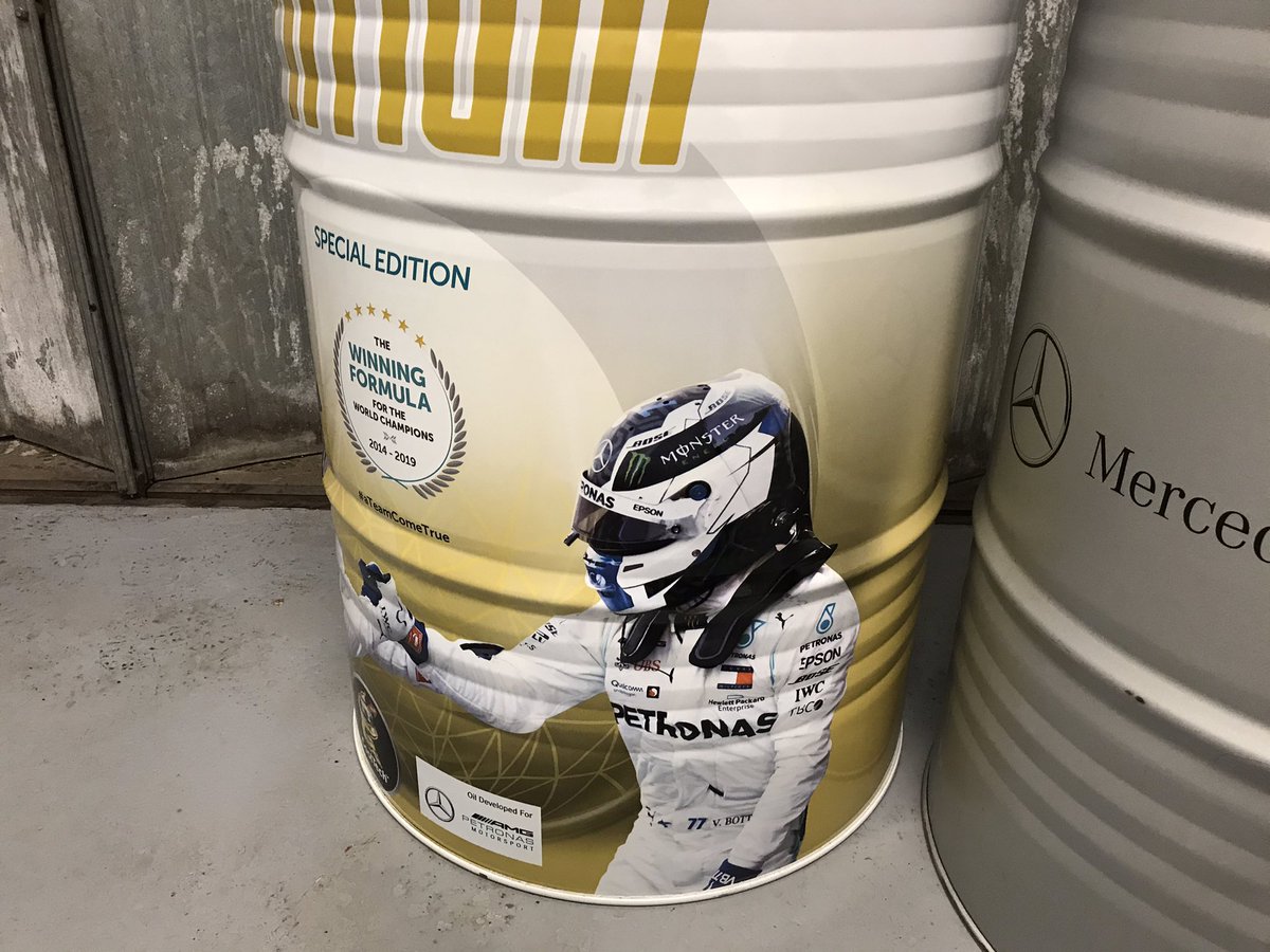 CaveStuff's tweet image. Oil barrel furniture... not sure what to do with this one, almost too nice to cut.