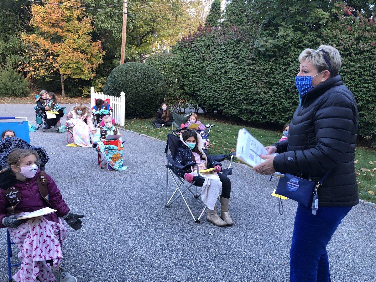Thank you <a href="/CindyCoyneRI/">Cindy Coyne</a> for teaching these <a href="/GirlScoutsofSNE/">Girl Scouts of SNE</a> Brownies about democracy on this #ElectionDay (following DOH guidelines for the meeting)