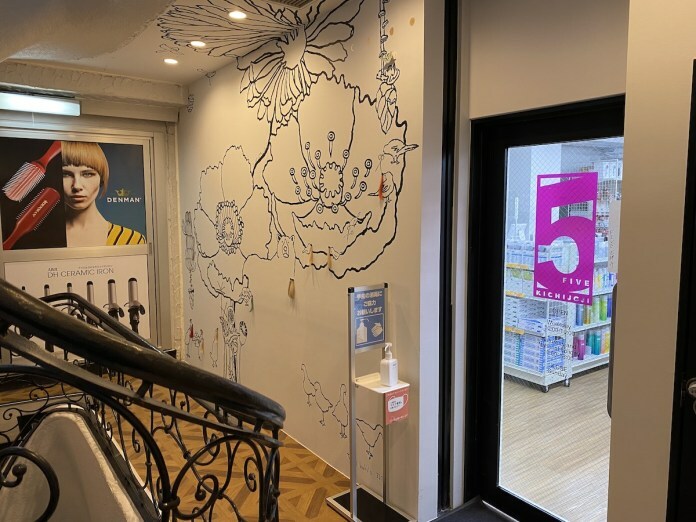 吉祥寺サンロード入口に理美容専門卸問屋「ファイブ吉祥寺店」がオープン ift.tt/3n2m8ZJ