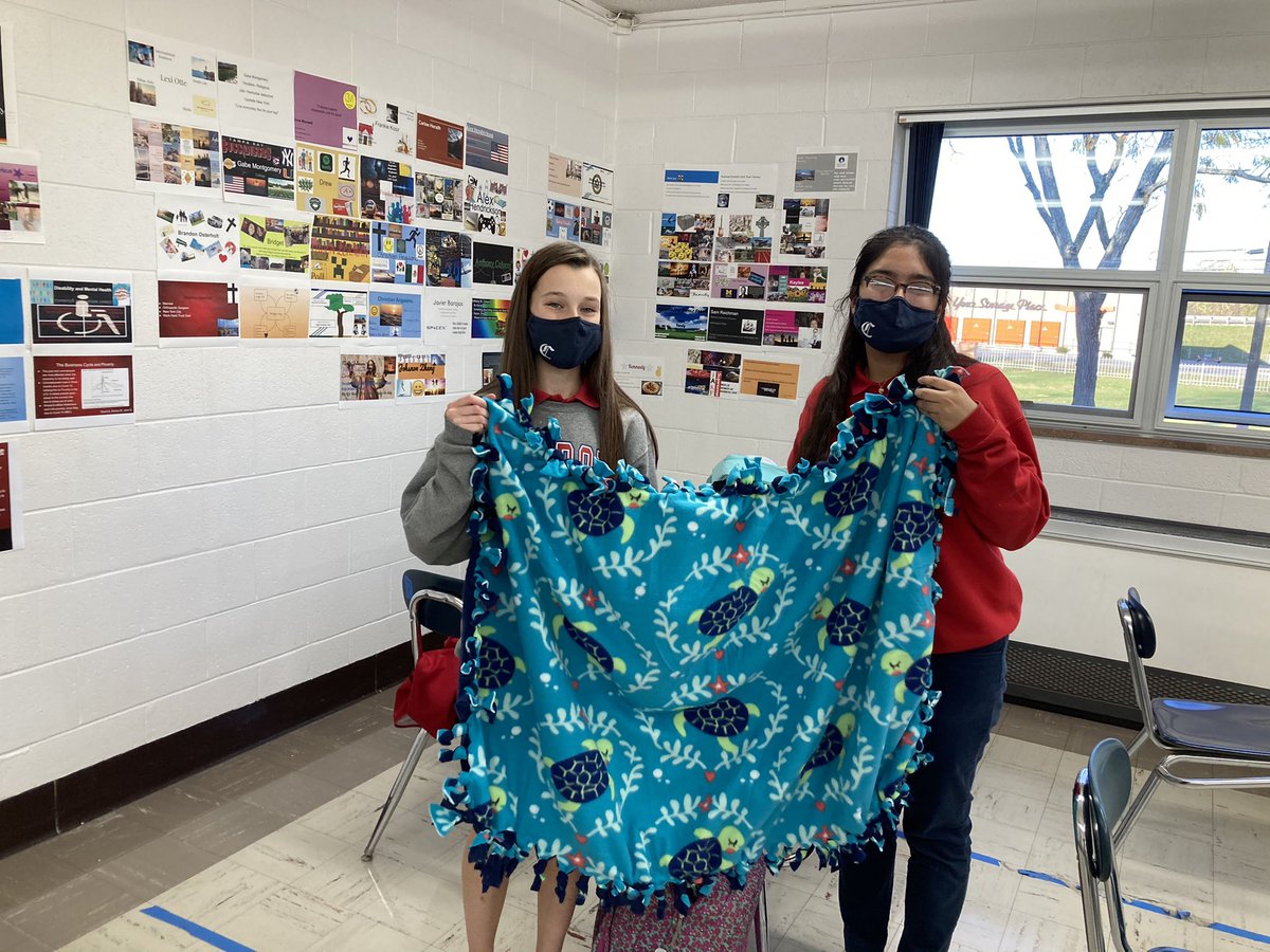 CHSrev's tweet photo. Finished blankets.  @InnerView_me @InspiringSvc @carrollpatriots https://t.co/O5QS2pZuZZ