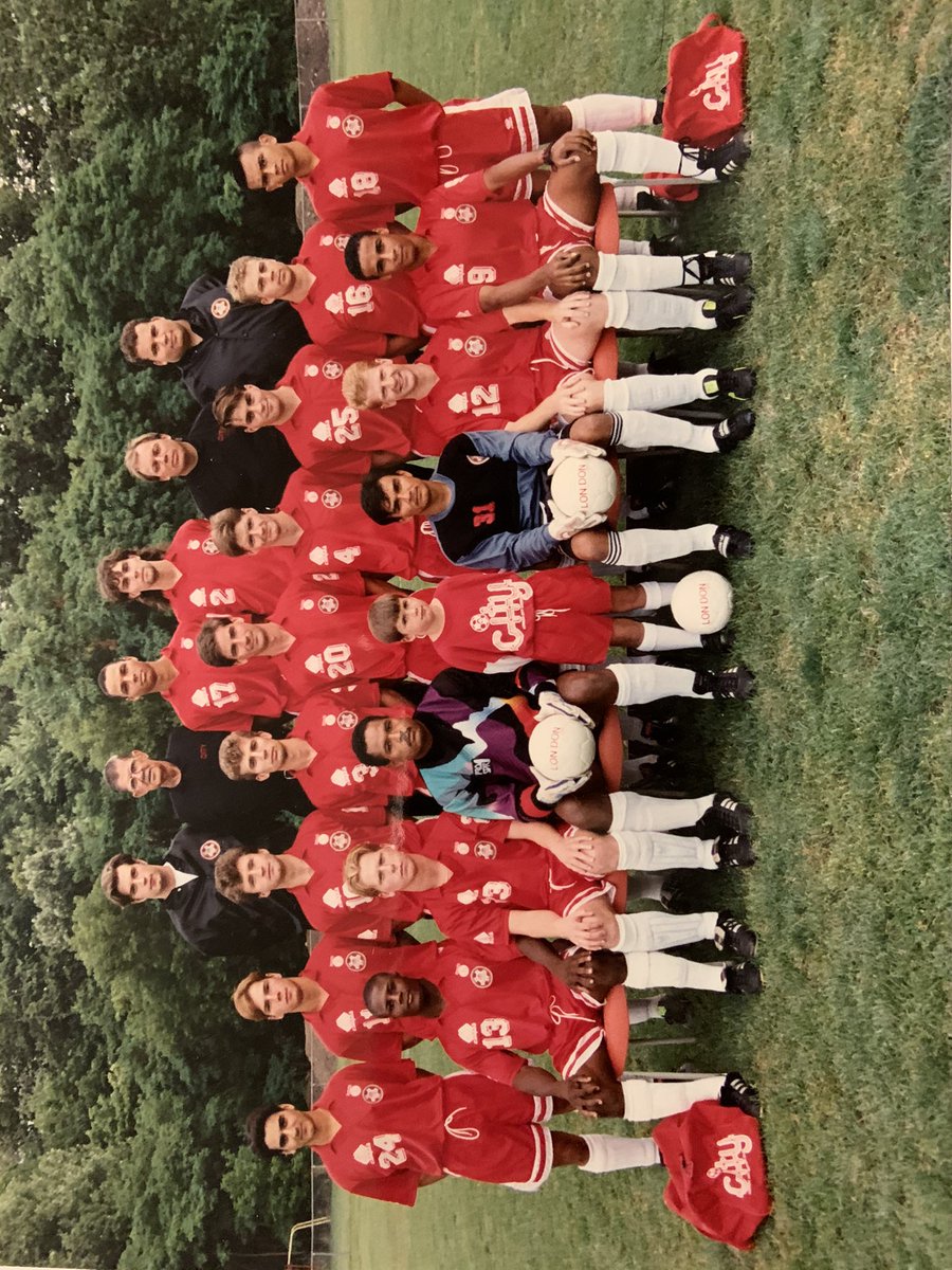 GeraldGallacher's tweet photo. @Abbi_Lez @RyanMGauss Look at the 40 year old in the middle of the front row😐 dead serious 😂😭 https://t.co/Zp3XTKQptq
