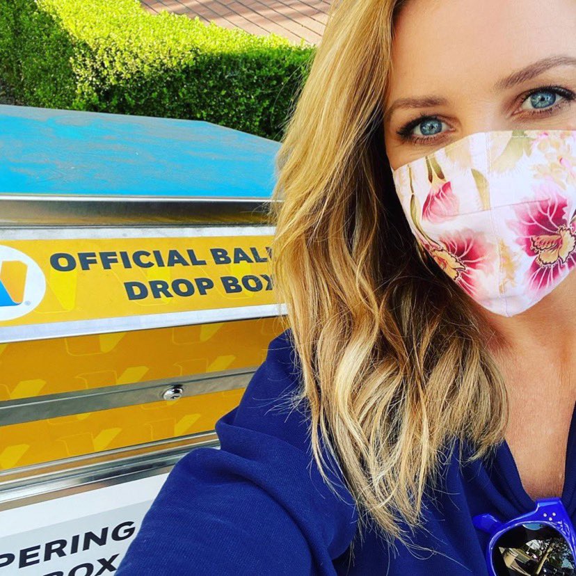 Repost from <a href="/jessicacapshaw/">Jessica Capshaw</a>
•
Vote. 🇺🇸

Racism is real. Climate collapse is real. Women’s rights being threatened is real. 

“Clear eyes, full hearts, can’t lose.”
- FNL

🇺🇸🇺🇸🇺🇸🇺🇸🇺🇸