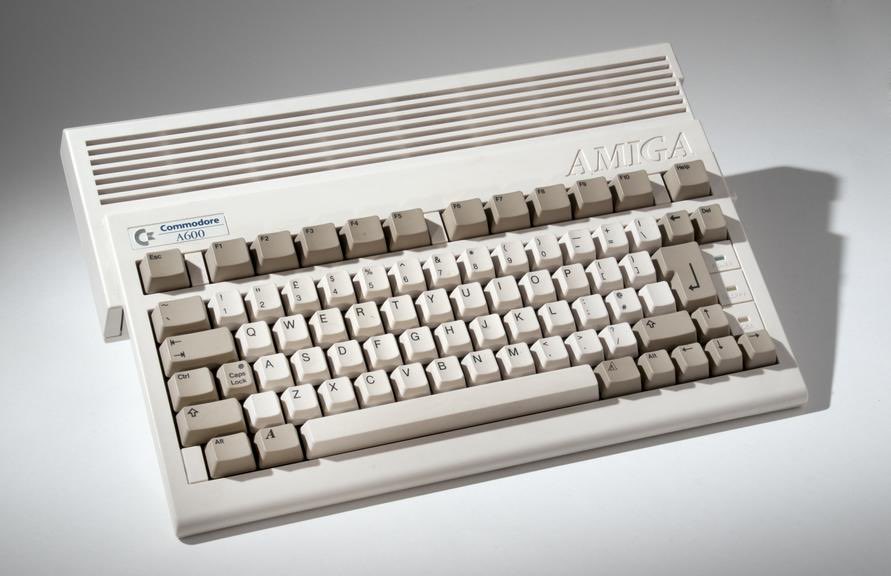 mohangk's tweet photo. Raspberry PI 400 gives me nostalgia of my Amiga days, will definitely pick one up https://t.co/UEANed9yBG