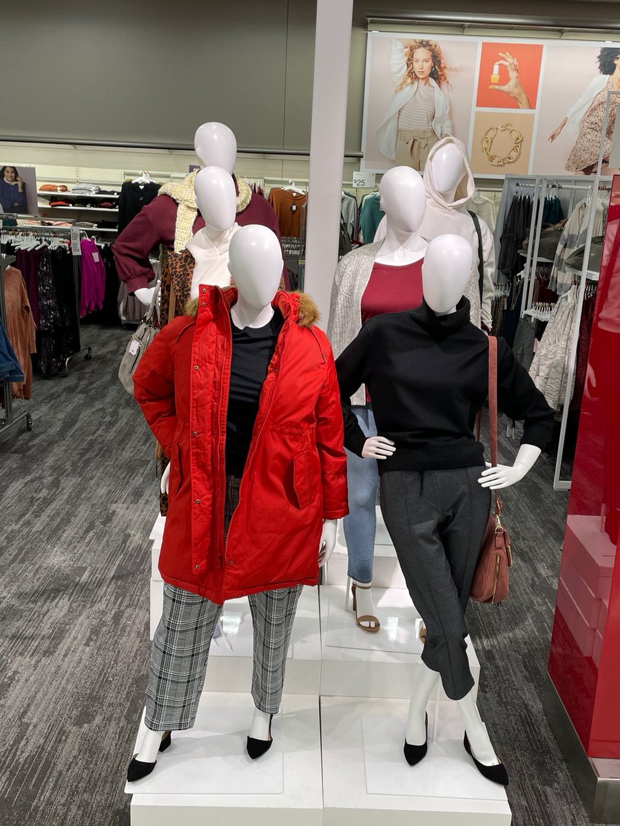 GrindleBrooks's tweet photo. Getting ready for the holidays at 1078!!!! https://t.co/veKBtyLKaP
