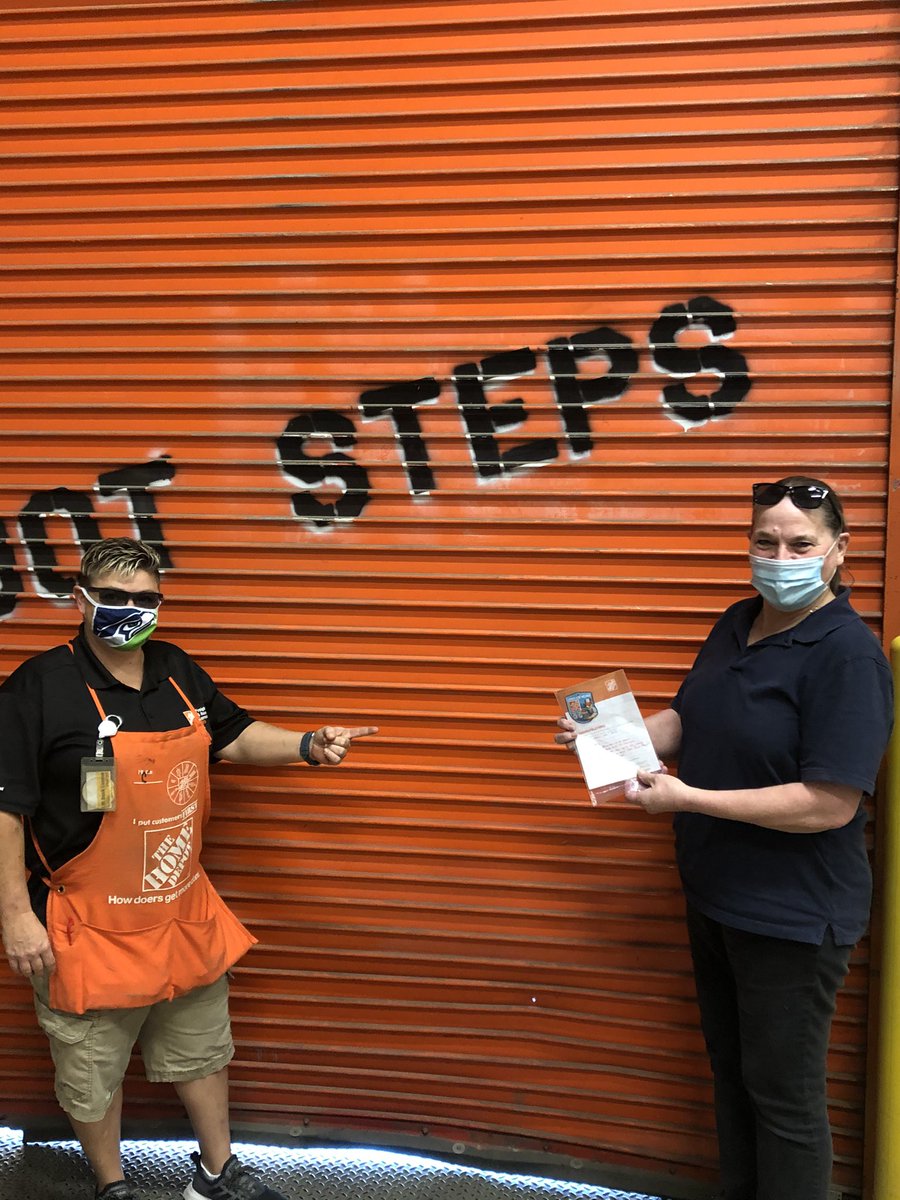 “C” recognized Kathy from 8976 for doing the right thing over the weekend for a customer! Thank you Kathy your the BEST!