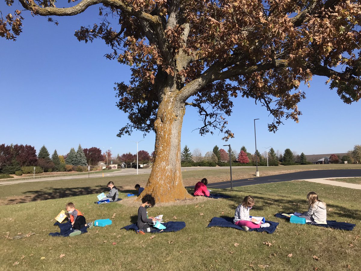 missschoonover's tweet photo. "I think people who like to read, like to read under trees. I want to read under the tree!" https://t.co/BSjAfJgu8B