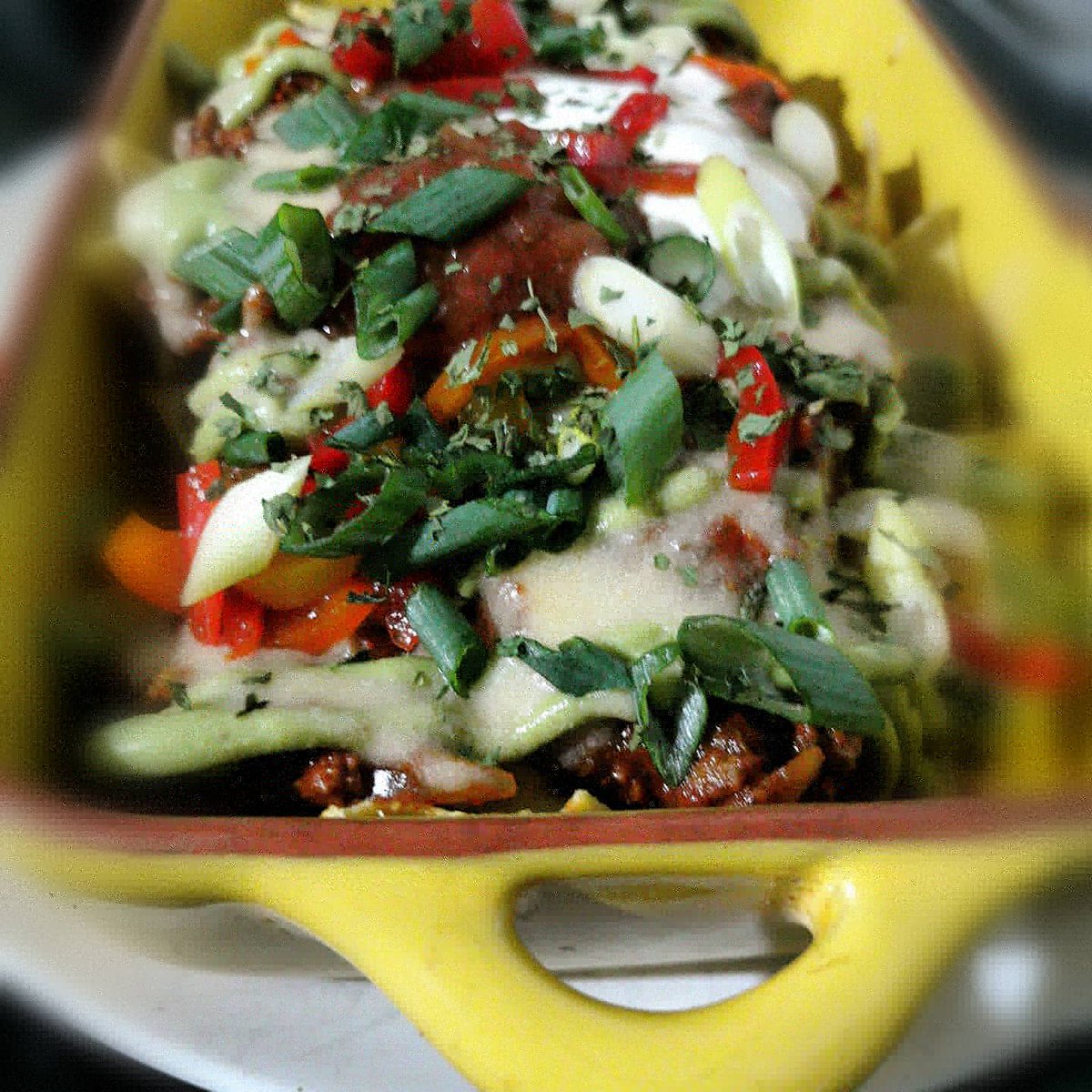 eoghanmulgrew1's tweet photo. Chili beef nachos, avocado purée, beer and chili cheese sauce, coriander creme fraiche, tomato salsa, pickled chilis, scallion

#idocooking #Nachos 

All products from @lidl_ireland

@AirCookforYou @easyfoodmag @IrishTimesFood @Rebel_Vino https://t.co/WT8H4BJFhN