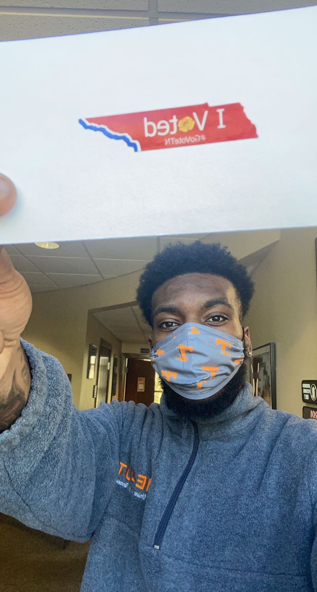 ME4UT VOTES!!!

Our very own ME4UT President Destiny Carter and Vice President Daveon Douglas are actively participating in the 2020 election by encouraging and motivating students, friends, and families to go out and VOTE TODAY‼️

Become a VOTER TODAY🧡

Be Safe and #GBO 🍊