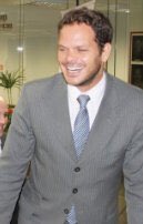 updatearianabr's tweet photo. Nome do estuprador: André de Camargo Aranha

Nome promotor que alegou estupro culposo: Thiago Carriço

Nome do advogado que humilhou a vítima: Cláudio Gastão da Rosa Filho

Nome do do juiz: Rudson Marcos

NÃO EXISTE ESTUPRO CULPOSO

Assine a petição: https://t.co/1xCpKMsI1g https://t.co/fD7nAhc9iQ