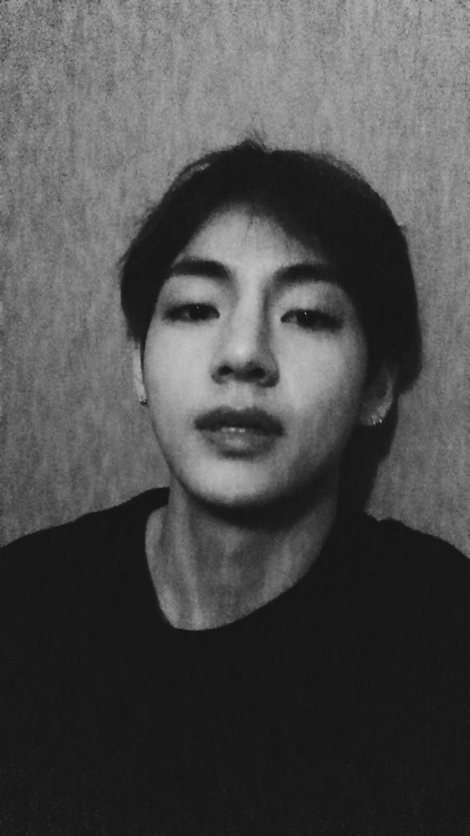 7_alexvolk's tweet photo. I run, wandering through this maze,
Forever we are young...
#ARMYSelcaDay #7ToEternityWithBTS https://t.co/VMIt7i4mLC