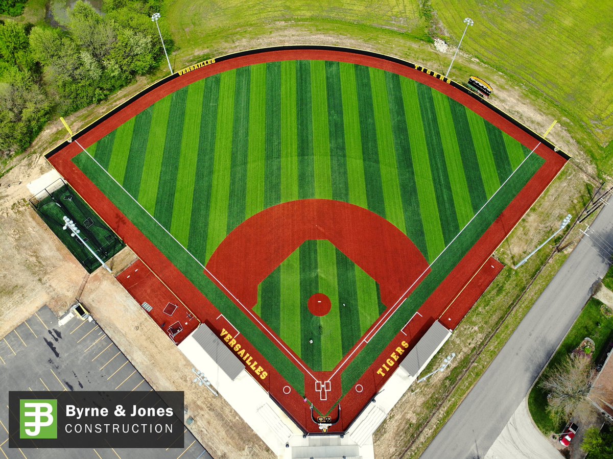 ByrneAndJones's tweet photo. Check out the Versailles Tiger Baseball field completed in 2019. With the entire field being turf, this is one of the nicest baseball fields to play on in Missouri!
#SportsConstruction #TurfBaseball #TurfTuesday https://t.co/GsTUmSuPiI
