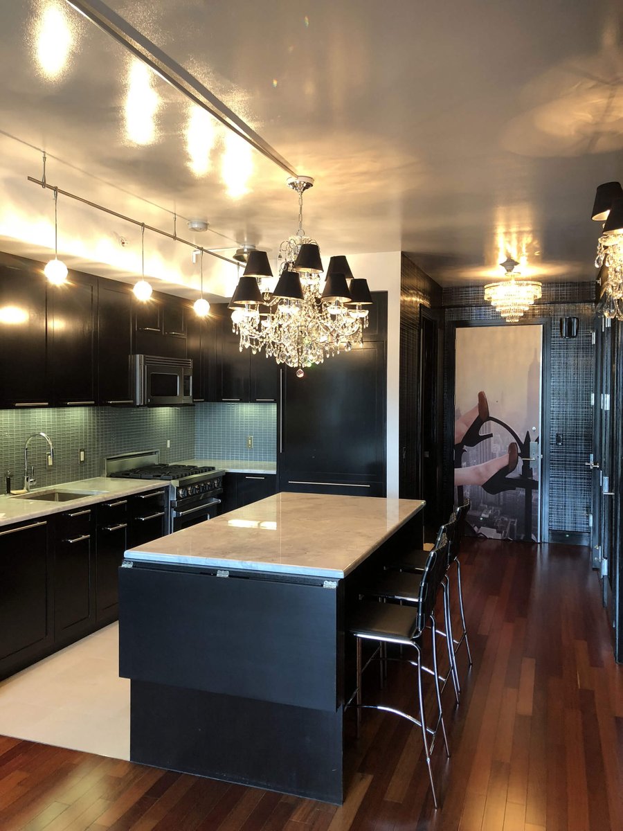 Novoa_Interiors's tweet photo. A #kitchenrenovation is one of the most meaningful upgrades you can make to your home, but it can also become a money pit when you let Pinterest take the wheel. Follow the link for a few basic guidelines I’ve honed through countless kitchen redesigns. https://t.co/JAiiZapWbo https://t.co/LSjecMK1h5