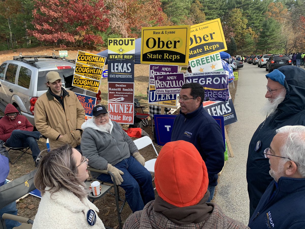 SteveNegronNH's tweet photo. Hello Hudson! Great to see so many good friends! #NH02 #NHPolitics https://t.co/Ju8K374GjJ
