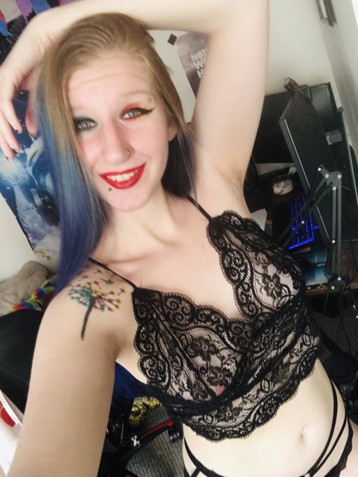 Live on CB   https://t.co/ihT4aWgtXB https://t.co/prNhiMRxh2