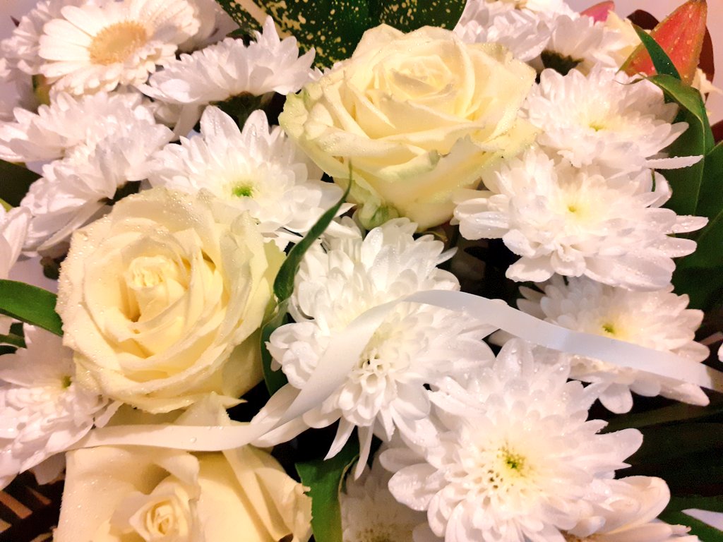 MomentsFlorist's tweet photo. Flower Bouquets @MomentsFlorist #chester #flowers #florists #cheshire #flowerbouquet #local #independent #bespoke #florist https://t.co/5wDEqTPQqv