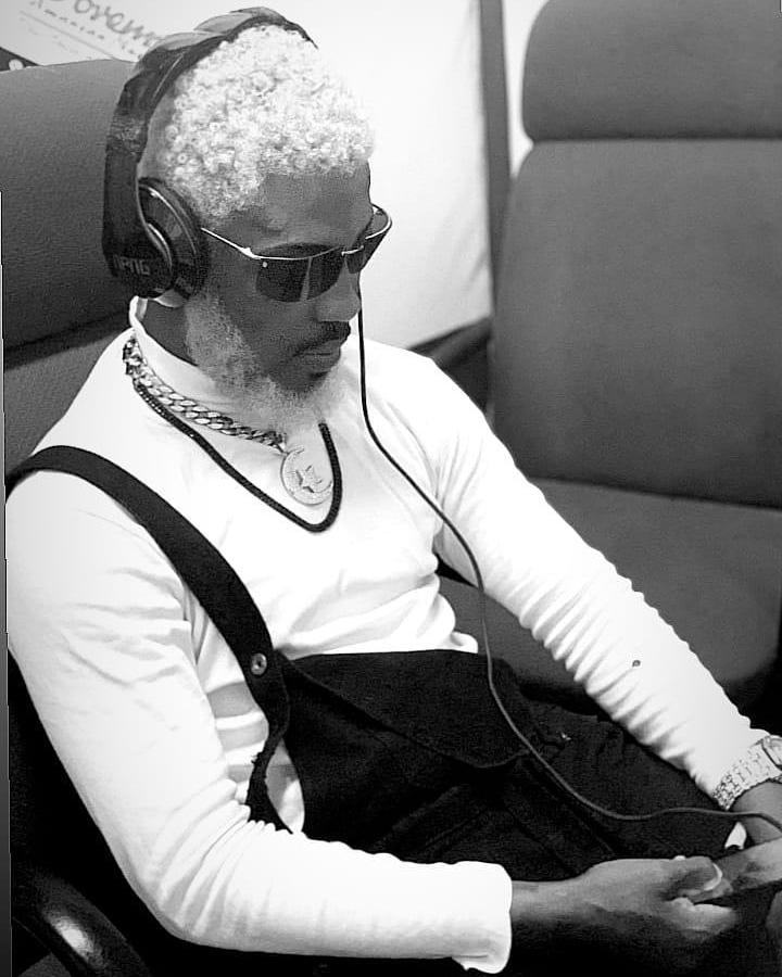 marckarency's tweet photo. #RedWave Listen with me On @audiomack
NEW SOUND #Takeitover 🔥 
Link👉 https://t.co/s8dCqOD54Y https://t.co/6GPi9CHHUE
