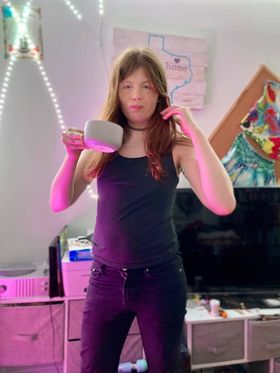 MiaMay2k's tweet photo. a cup of milk before bed is necessary for good sleep *looks at you knowingly with a smirk*

#trans #transisbeautiful #milk #bedtime #cutegirls #girlslikeus #cute #butch #getonyourknees https://t.co/IcXGP16Sxn