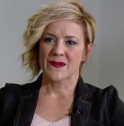 Cristina Pardo se dedica a entrevistar "cara a cara" a Quique San Francisco sobre la realidad política que provoca lástima.
Este facha de Vox, que está pasado de punto (droga, bebida), da tanto asco o más que la Pardo.