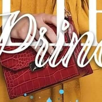 EditionsRoyal's tweet photo. Deuxième morceau de couverture pour ce teasing #Royal ! 

Commencez-vous à avoir une idée de la couverture d'ensemble ou est-ce encore trop peu ? 🤔 

Rendez-vous tous les jours à 21h sur Facebook, Instagram et Twitter pour un nouveau morceau ❤️ https://t.co/sUSUooFw7M