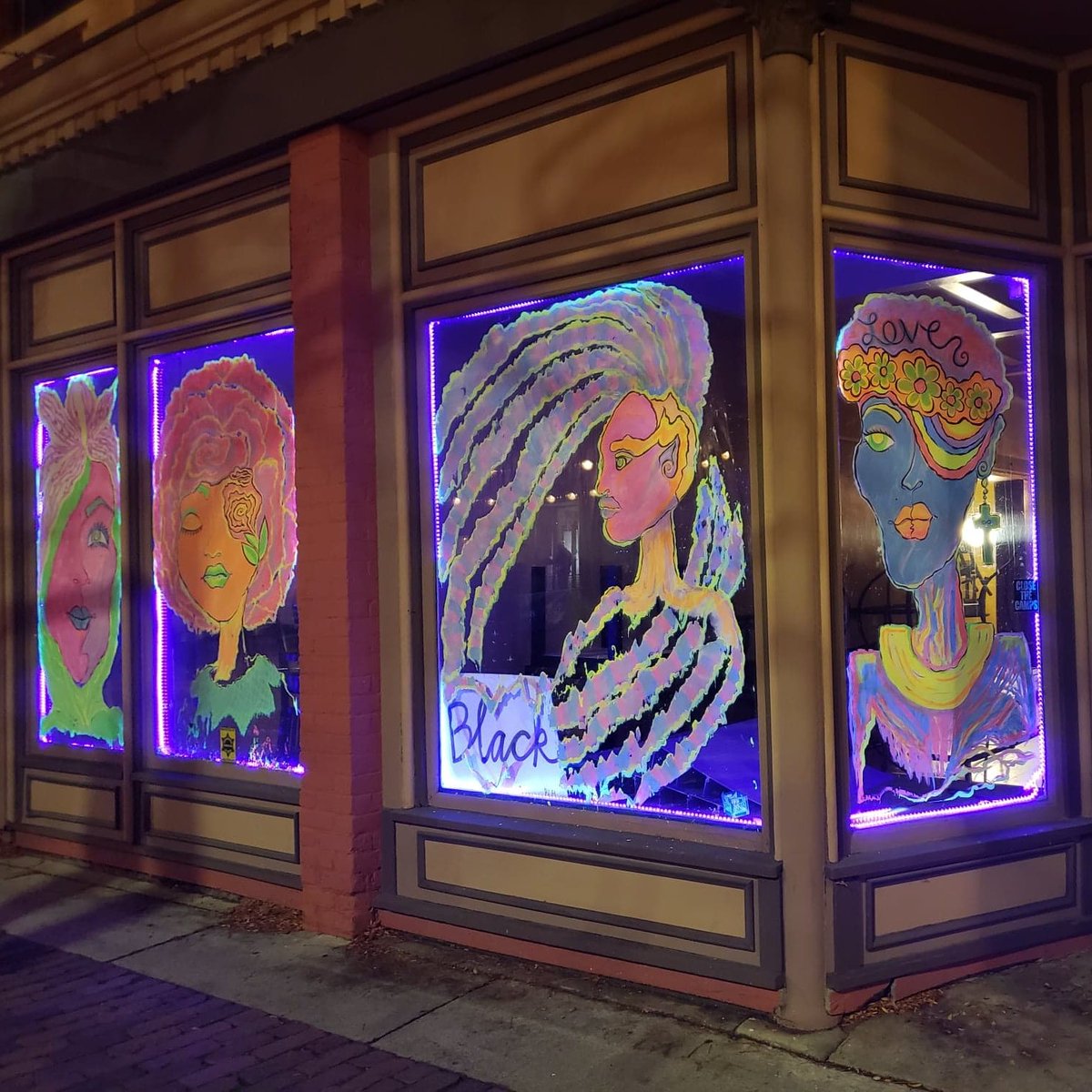 Jamie Laakko, AKA #thefacepaintfaerie brought hope + light to life at #beezyscafe! Each beautiful face shares the beauty + diversity of nature + earth + the sunshine that lives within each seed of the human soul. Take care of Mother Earth + each other. Wisdom. #ypsiglow #ypsireal