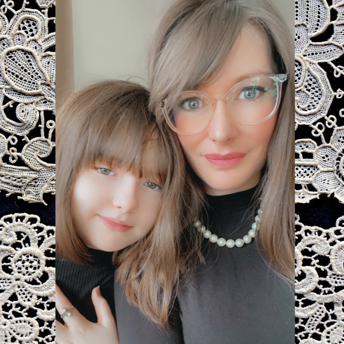 LinzMunroe's tweet photo. Wearing our pearls today in honor of RBG and in support of @KamalaHarris. #vote #ElectionDay2020 #VoteForKindness #VoteForOurPlanet #VoteForScience #PearlsForRBG #PearlsForKamala #PearlsForRBG https://t.co/OLFGsrHHDd