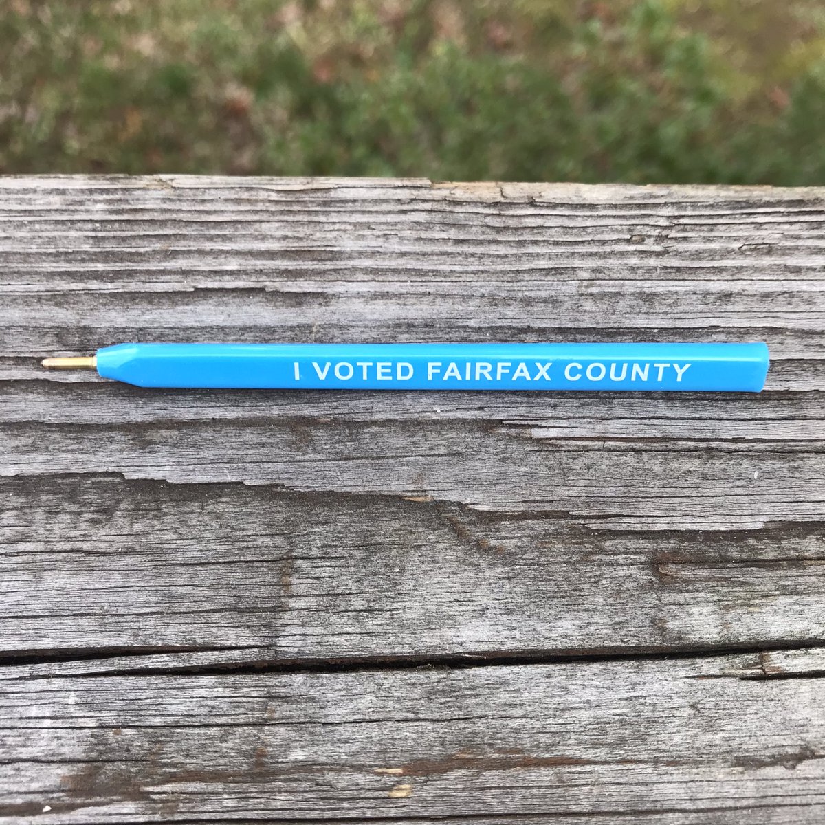 12Stringr's tweet image. No wait at the @TownofViennaVA Community Center at 3:00 p.m.

Free pens instead of stickers this year!

Cc @AugensteinWTOP @WalterAlcornFFX