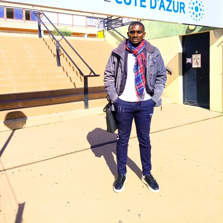 YayaMaestro's tweet photo. Pour mon avenir, il fallait choisir la meilleure. 
Et la meilleure c'est l'Université Côte d'Azur💙🤍 @imredd_uca.
#Proudtobehere
 @Univ_CotedAzur #etudiants #Students https://t.co/ZNfmK7cBqf