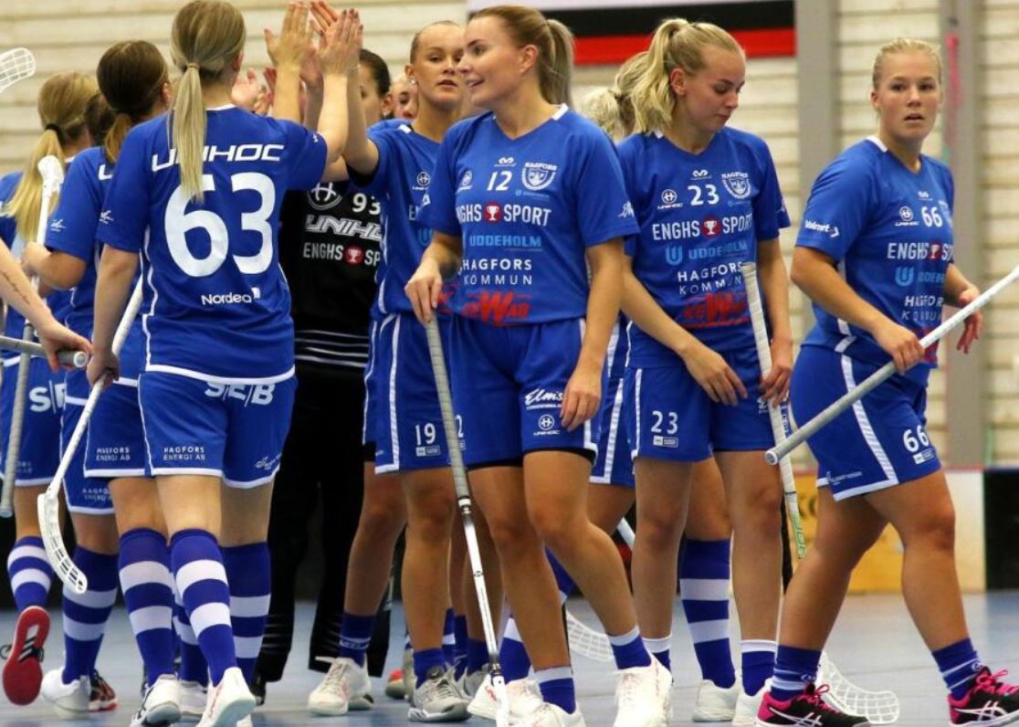 Klubben misstänker att flera spelare kan vara smittade av covid-19 och pausar all verksamhet.

vf.se/2020/11/03/inn…