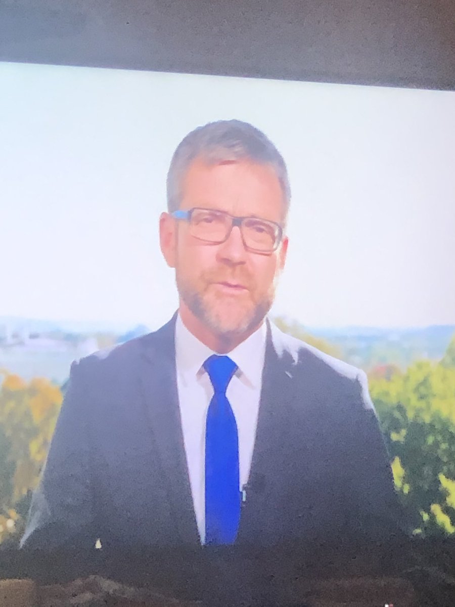 War die blaue Krawatte Zufall oder Statement <a href="/peterdueggeli/">Peter Düggeli</a>? :)