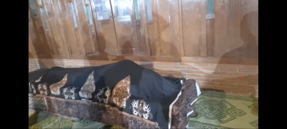 Innalillahi wa inailaihi rojiun. 
Sampun tinimbalan sowan marang Kasuwargan Jati 
Kangmas Ki Seno Nugroho ... 

Nyuwun pandonganipun sedherek netizen sedoyo.