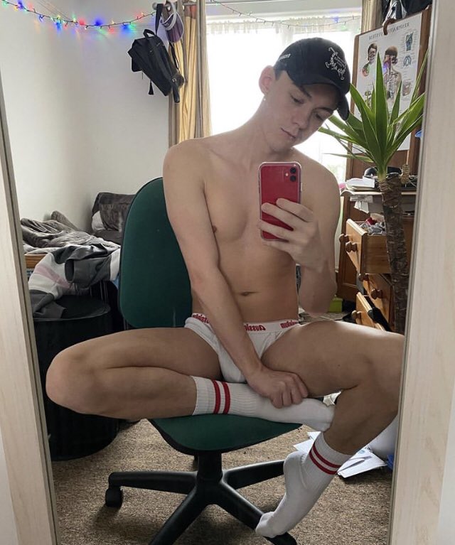 CojooCulos's tweet photo. Soy un maduro discreto vida HeteroFlexible  discreto Limpiesa buscando Twinks o músculo bien biseps Abs soy Sugar en eso Apoyos IMPORTANTE PARA ESO LO QUE PIDO lampiños o peludos Twinks Musculooso solo gente CDMX https://t.co/eOrSXsZgZh