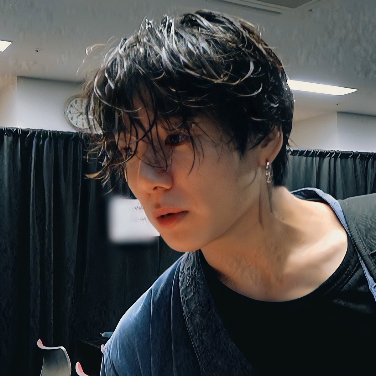 btsarmy2018x's tweet photo. Barefaced Jungkook with wet hair is my weakness. https://t.co/cNVVa84sl4