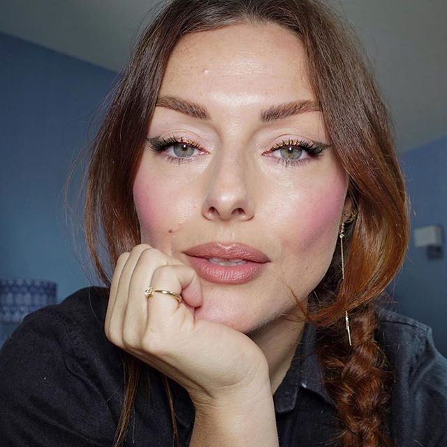 ciatelondon's tweet photo. Giving us serious beetle juice vibes wearing our metallic liquid eyeshadow #ShadowFlip 💯tap to shop now ✨🙌 #regram #ciate @katiejanehughes https://t.co/jyIUe09MBk
