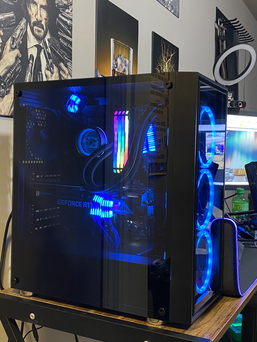 lippm11's tweet photo. Today has been a BANGER of a day so far! New gaming PC delivered thanks to @TylerTeeP and @iBUYPOWER. Pumped to test out the i9-10900K and 3080 GPU. Teep windbreaker delivered too. Gonna be a banger of a stream tonight ladies and gents with this new setup #Tyfighters #COD https://t.co/nI2O8tFKXV