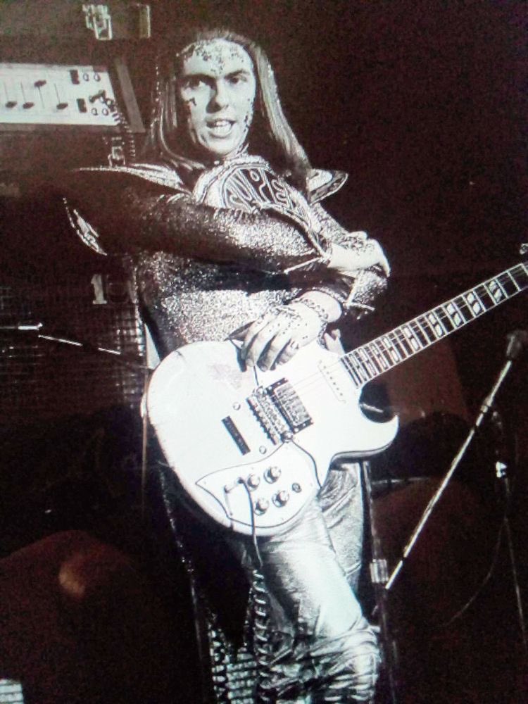 Slade News tweet media