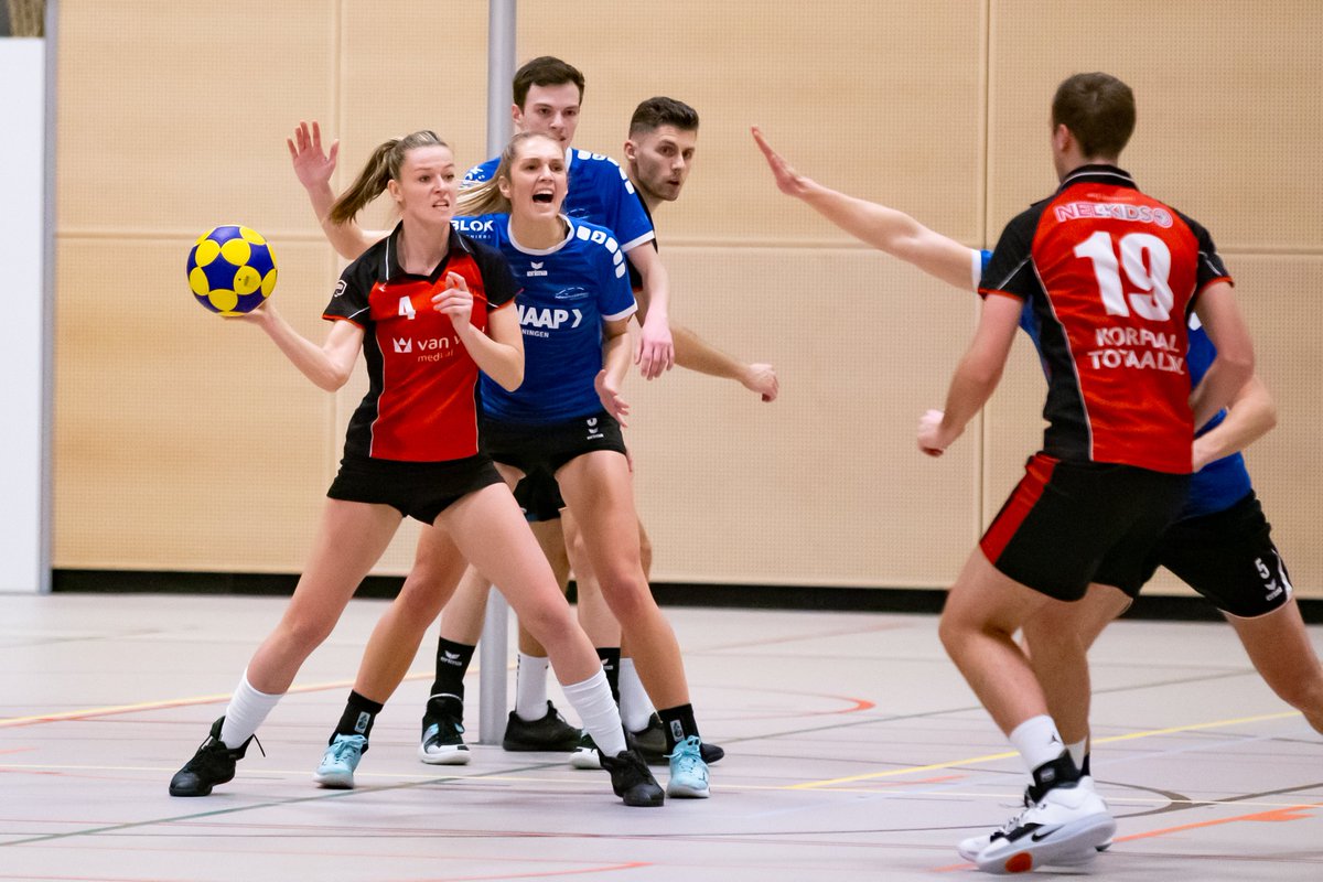 Korfbalverbond's tweet photo. De op dinsdagavond 3 november afgekondigde kabinetsmaatregelen hebben opnieuw gevolgen voor de sport en dus ook voor het korfbal. Het KNKV wacht de uitwerking van de maatregelen vanuit NOC*NSF af en komt zo spoedig mogelijk met meer informatie. Meer: https://t.co/rbHd05vy6j https://t.co/fNqTjVX7nA