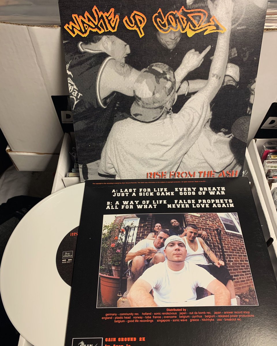 DAZE_STYLE's tweet photo. Wake up cold - rise from the ash 10”... featuring JR from next step up... gain ground records... available in the distro.. https://t.co/hUhjW1wVFu,... #allforwhat https://t.co/OnsdvORjZG