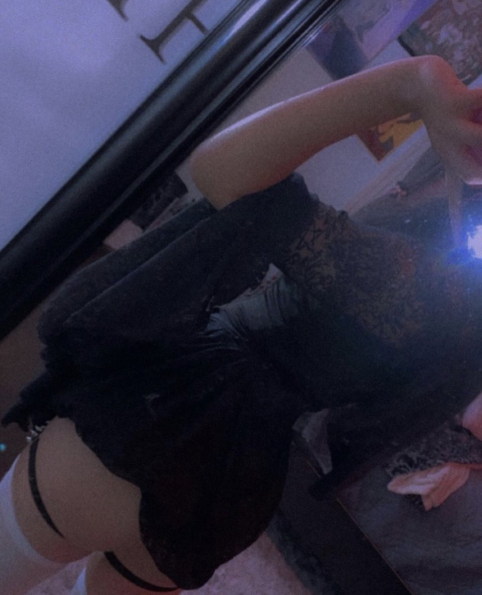 nsfwvicc's tweet photo. long time no see but hi 🥰🖤 https://t.co/2eFZKzpId4