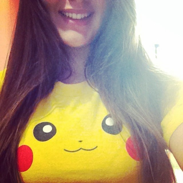 MythosGamingTV's tweet photo. @messenii showing her Pikachu T-Shirt 😆

#mythosgaming #pikachu #streamer #twitch https://t.co/cGzADXaoIU