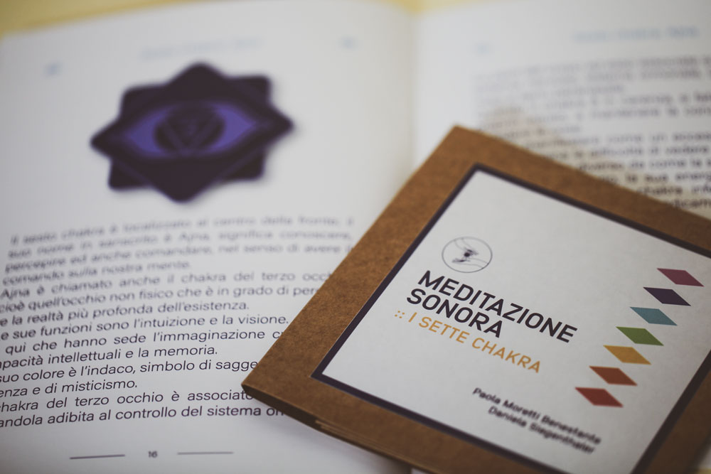 Aimaproject_SA's tweet photo. Design © 2020 https://t.co/u3hIZ2m80C
Meditare da Casa? Prova il nuovo Chakra Box del Centro Madevasoni di Riva San Vitale.
#essentialoils #wellness #essentialoil #organic   #health #handmade  #oils #healthyliving #vegan #allnatural  #beauty   #chakra #meditation #music #cd https://t.co/o9v39Ezztz