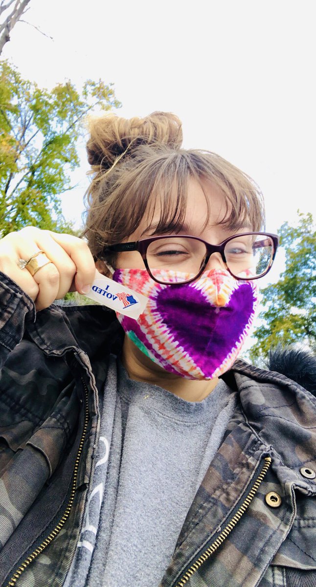 imsocuylle's tweet image. Voted how Mando would have @PedroPascal1 #loveislove #Vote2020 #humandecency #voteforchange #VoteThemOut