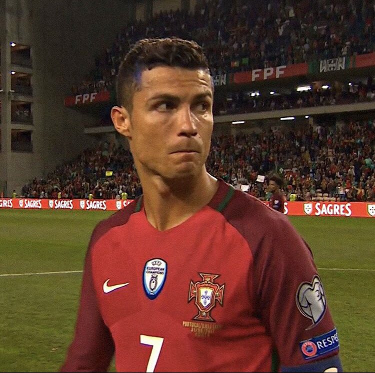 Hình nền Ronaldo cực đẹp