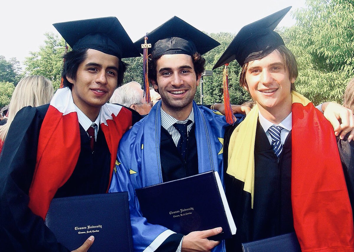 Tonight I think of my friends &amp; family living in the US. 
They are the other face of America: the face of openness, the face of diversity, the face of respect. 

Tomorrow can be the start of a new day. Tomorrow can change. Tomorrow will change. 
#USA #United #yesyoucan #Vote2020