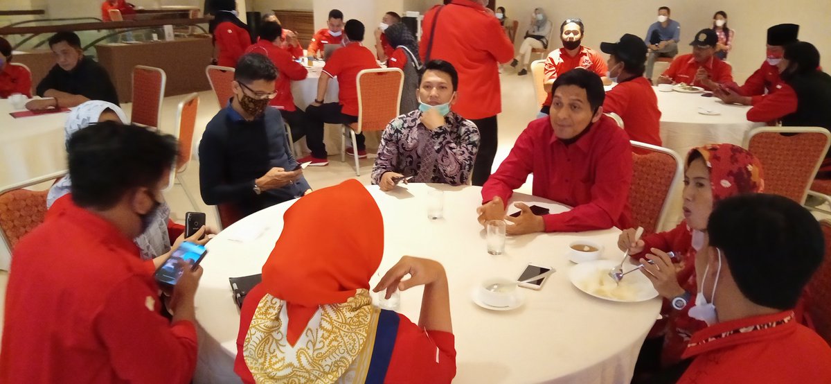 Nina - Lucky nomer papat, Bersinergi untuk.Imdramayu yang Bermartabat