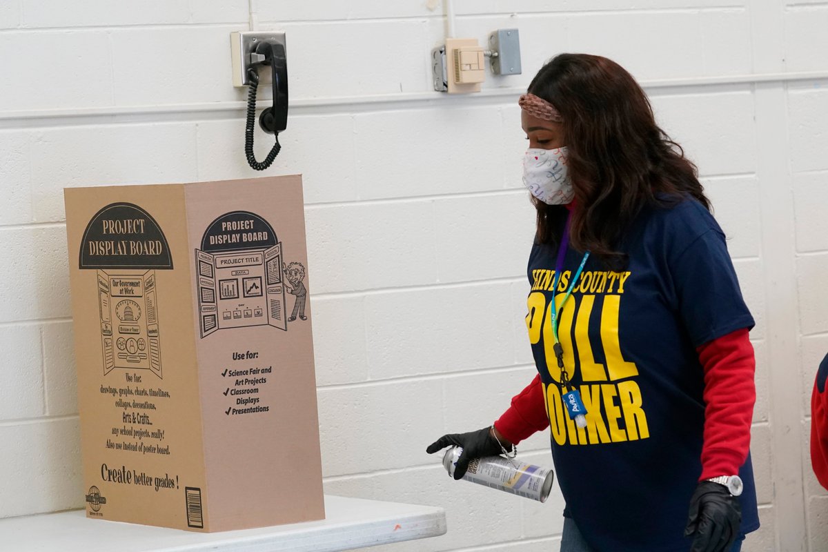 ajplus's tweet photo. Mississippi has not elected a Black candidate for statewide office since Reconstruction, despite being 38% Black.

That's because of a Jim Crow-era law designed to uphold white supremacy and block Black people being elected.

Today, it is #voting to possibly end that restriction. https://t.co/aBMXJcGPq4